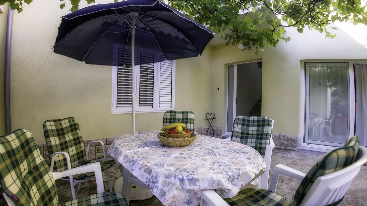 Braut Apartment Кърк Екстериор снимка